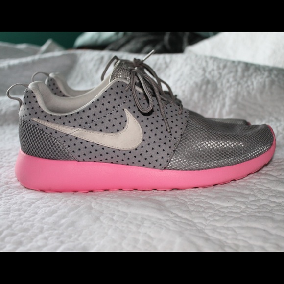 ❗️RARE❗️Nike Roshe Run Limited Edition - Picture 2 of 5